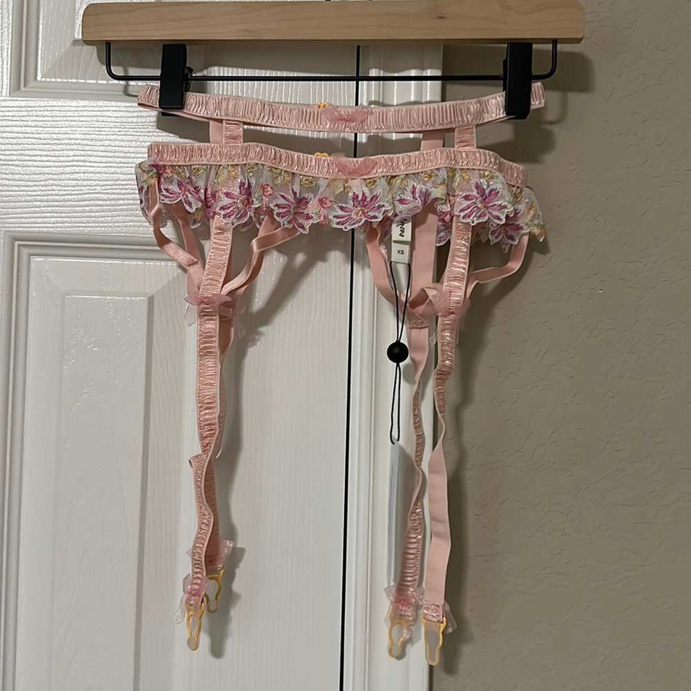NWT For Love & Lemons Garter- April Bloom - Picture 4 of 9